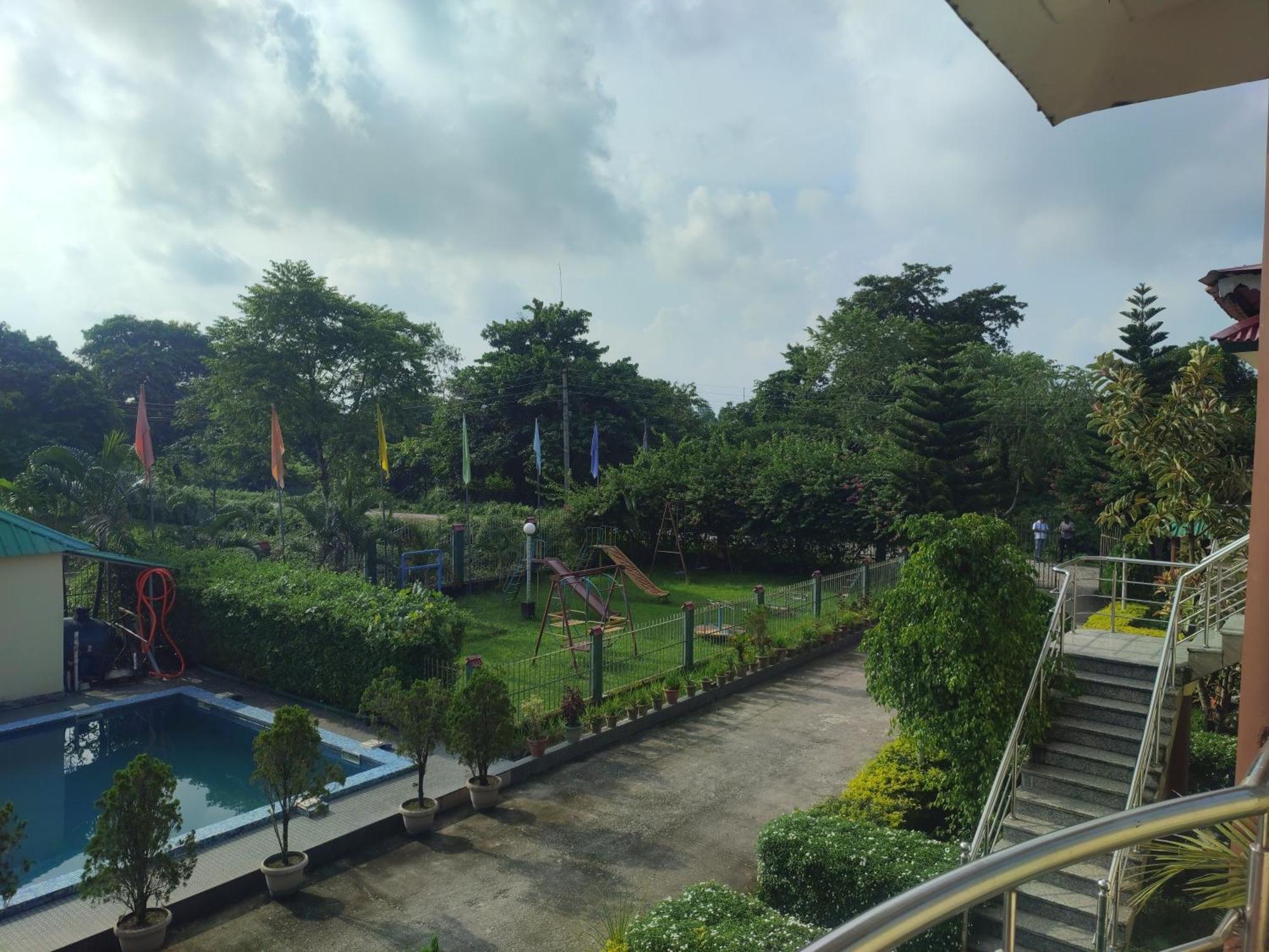 Maa Greenary View - A Holiday Resort Alipur Duar Extérieur photo
