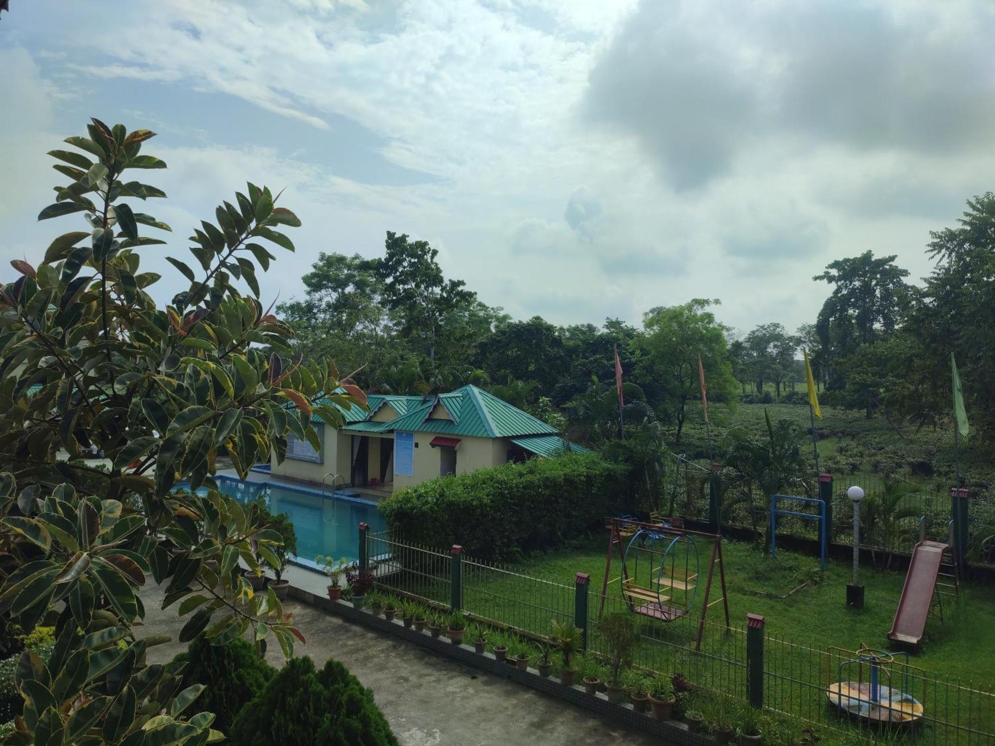 Maa Greenary View - A Holiday Resort Alipur Duar Extérieur photo